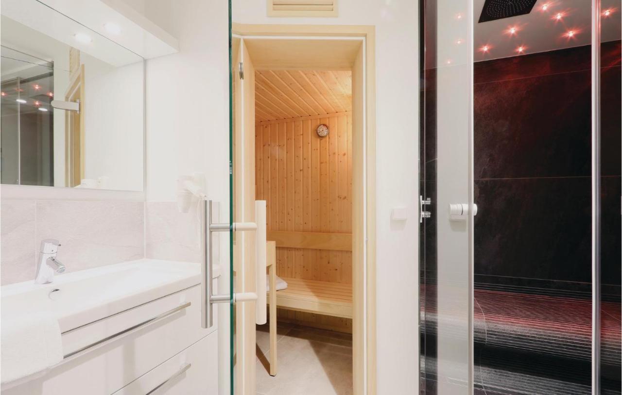 Lovely Apartment In Luebeck Travemuende With Sauna 외부 사진
